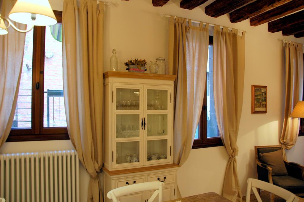 Romantic Rialto Apartment Venice