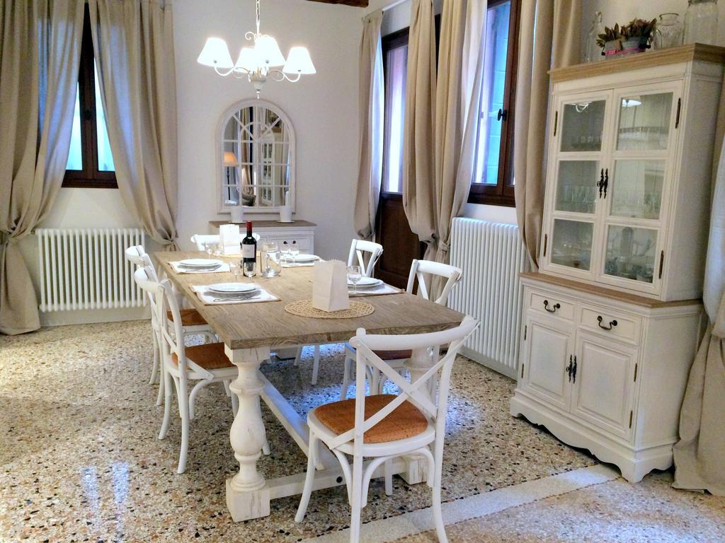 Romantic Rialto Apartment Venice