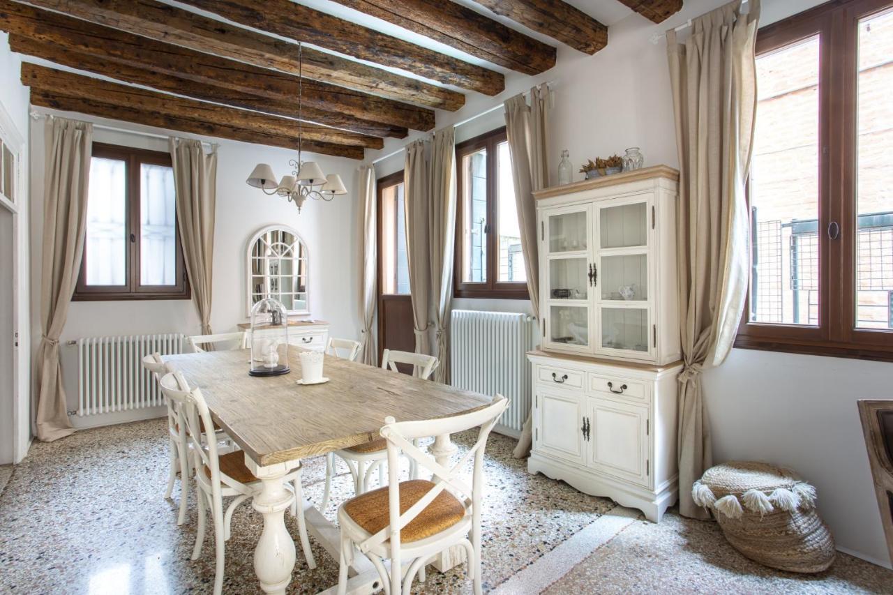 Romantic Rialto Venice