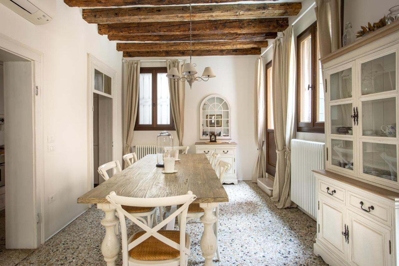 Romantic Rialto Apartment Venice